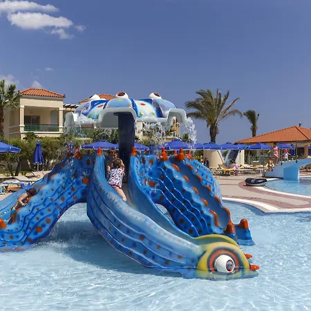 אתר נופש Lindos Princess